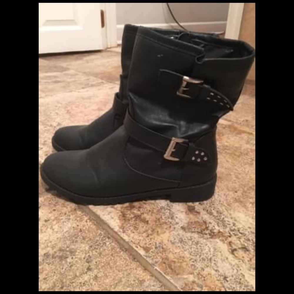 Black Boots